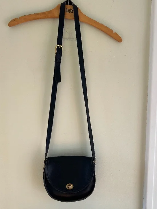 Vintage Black Leather Coach Bag - Picture 3 of 11